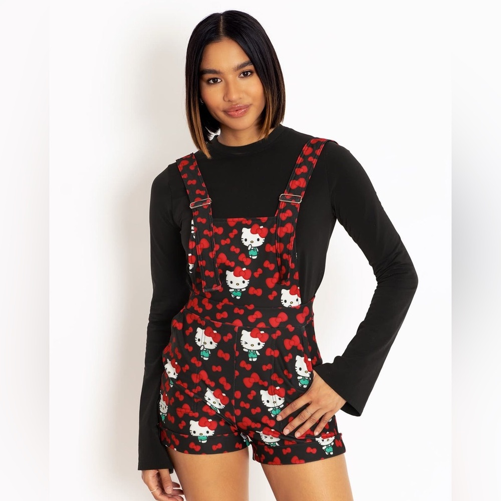 NWT HELLO KITTY HI THERE SHORT OVERALLS - SIZE L